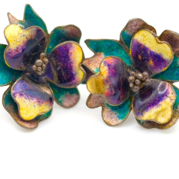 Vintage Enamel Figural Orchid Post Earrings STUNNING 🙌🏻✨⏰💭🤝⌛️ - Picture 1 of 9